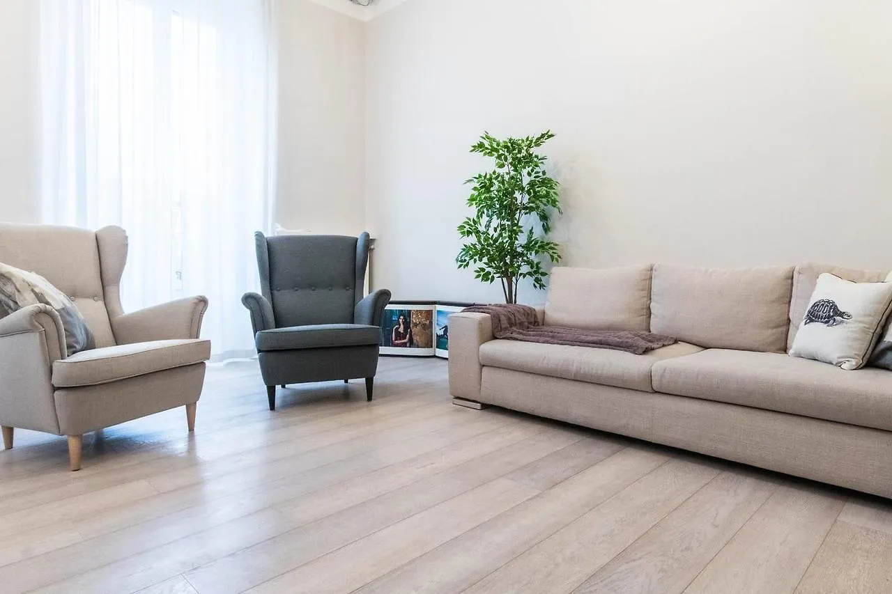 Hintown Piazza Gerusalemme Milano 0*,  İtalya